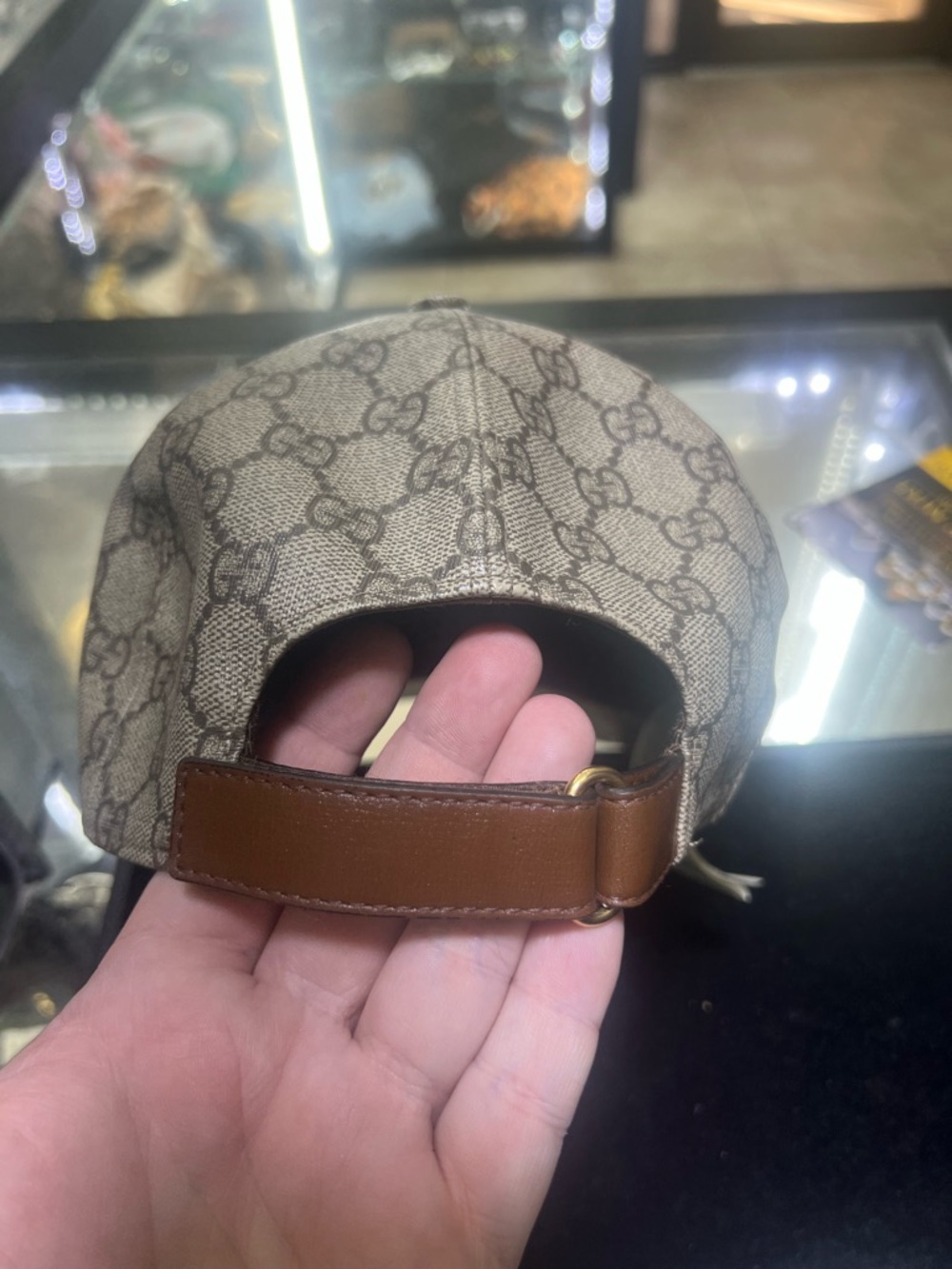 Gucci Beige GG Monogram Baseball Cap with Red BOUTIQUE Script - Picture 3 of 11
